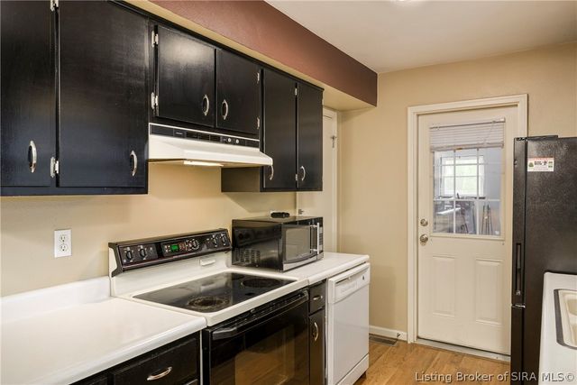6303 Eric Drive, Floyds Knobs, IN 47119