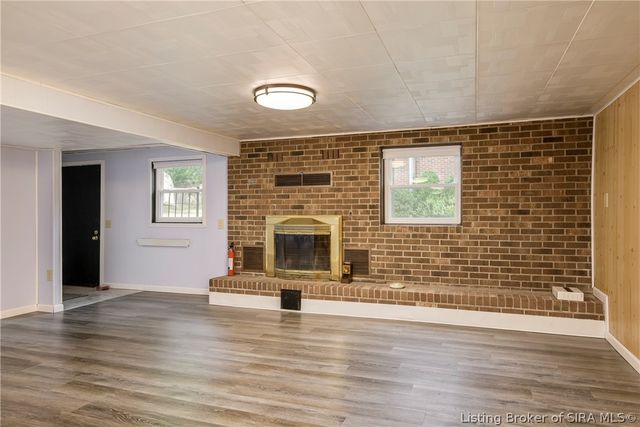 6303 Eric Drive, Floyds Knobs, IN 47119