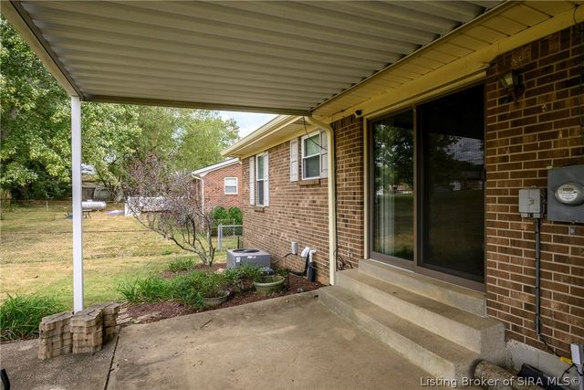 6303 Eric Drive, Floyds Knobs, IN 47119