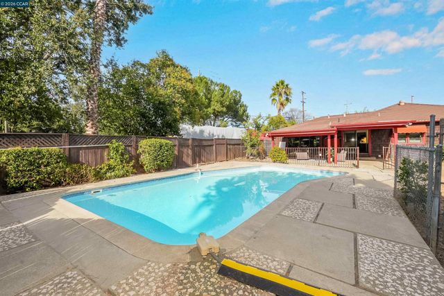 1193 Almendra Court, Concord, CA 94518
