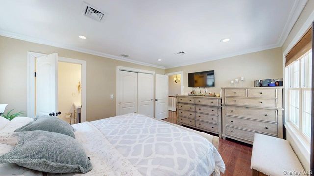 17 Felway Drive, Coram, NY 11727