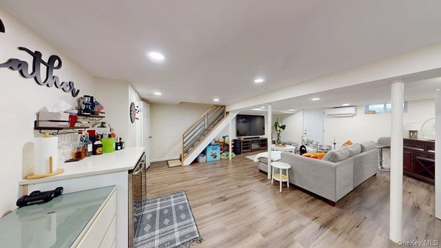 17 Felway Drive, Coram, NY 11727