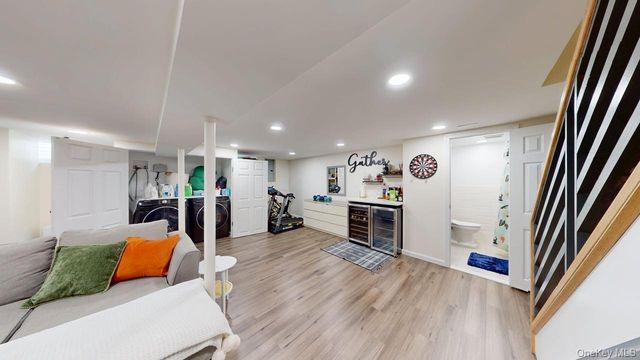 17 Felway Drive, Coram, NY 11727