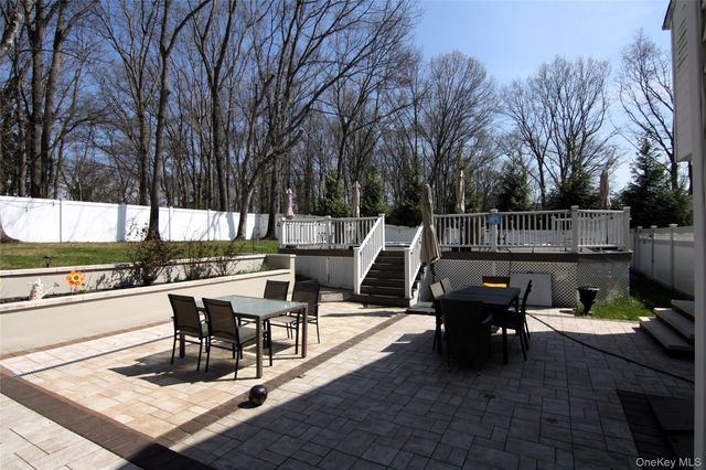 17 Felway Drive, Coram, NY 11727