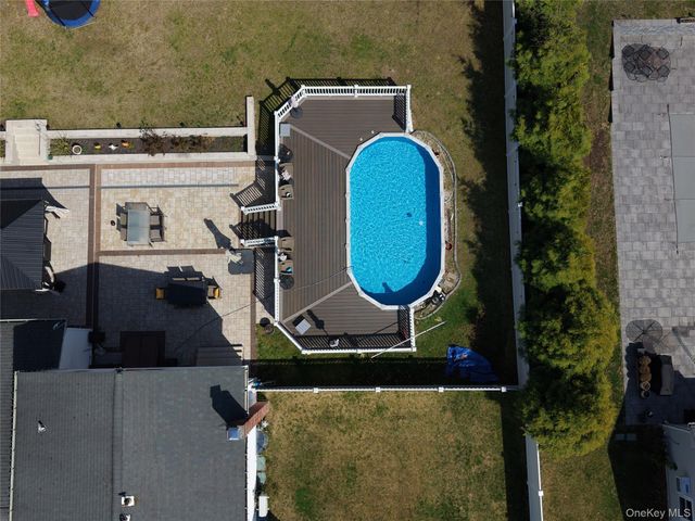 17 Felway Drive, Coram, NY 11727