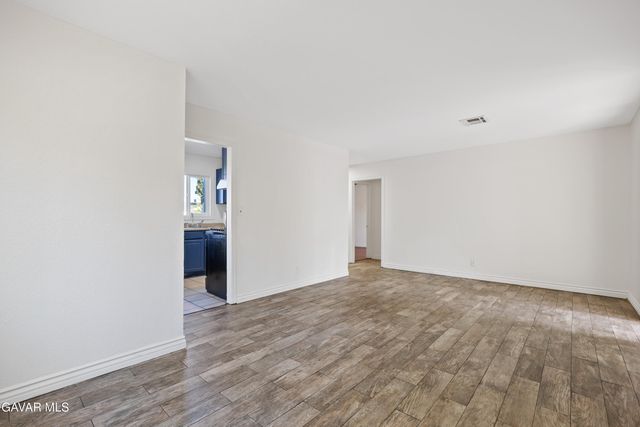 1058 E Avenue R-2, Palmdale, CA 93550
