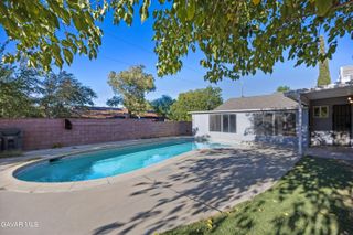 1058 E Avenue R-2, Palmdale, CA 93550