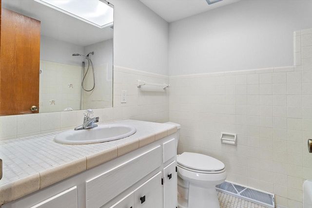 210 Echo LANE, Racine, WI 53406