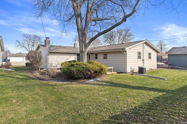 210 Echo LANE, Racine, WI 53406