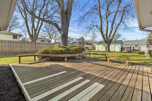 210 Echo LANE, Racine, WI 53406