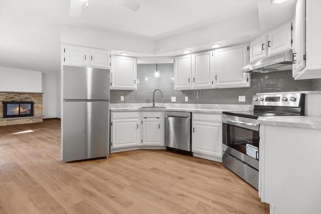 210 Echo LANE, Racine, WI 53406