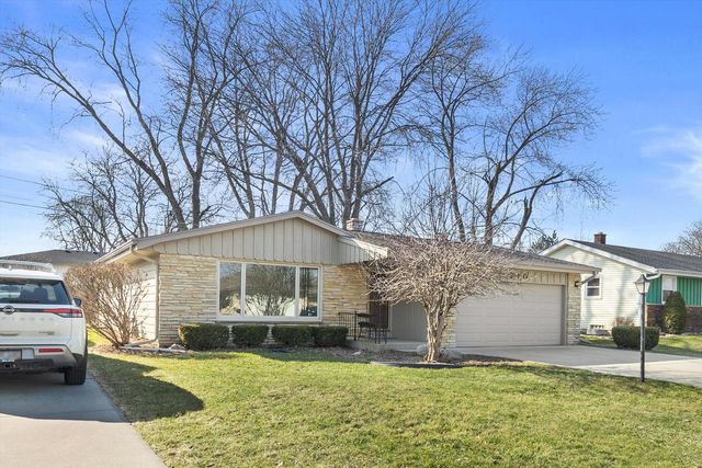 210 Echo LANE, Racine, WI 53406