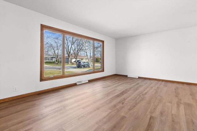 210 Echo LANE, Racine, WI 53406