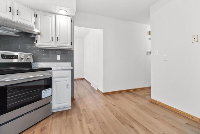 210 Echo LANE, Racine, WI 53406