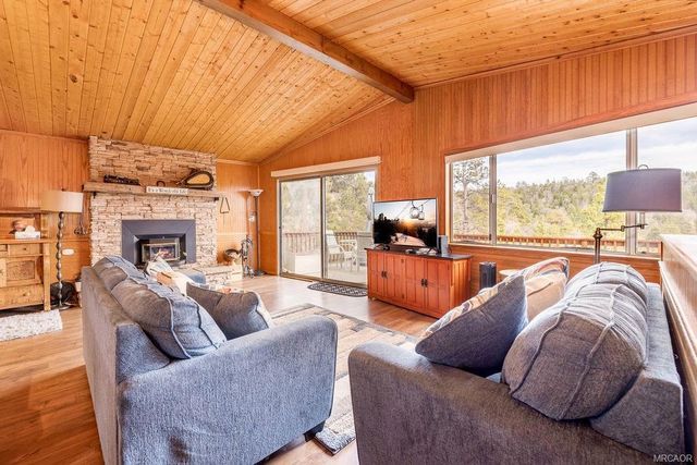 1179 Ridge Road, Fawnskin, CA 92333