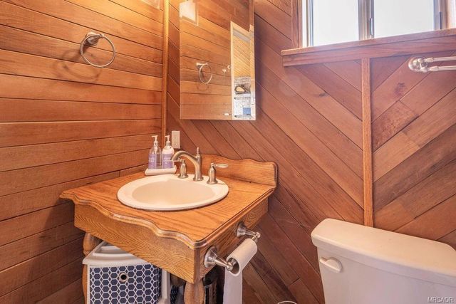 1179 Ridge Road, Fawnskin, CA 92333