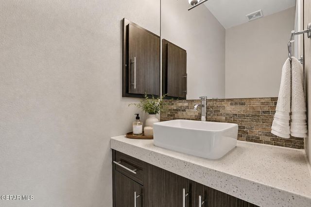 1259 DESERT MIRAGE Place, El Paso, TX 79912