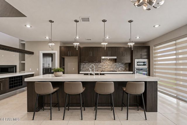 1259 DESERT MIRAGE Place, El Paso, TX 79912
