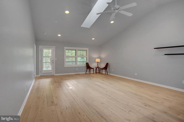 625 SHOOK CT W, Greencastle, PA 17225