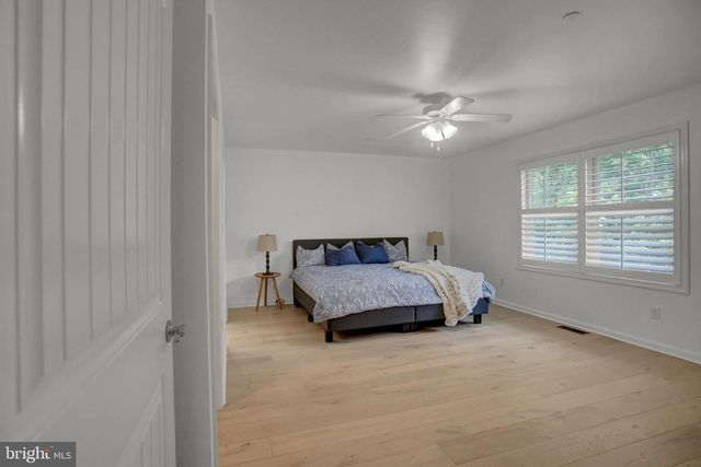 625 SHOOK CT W, Greencastle, PA 17225