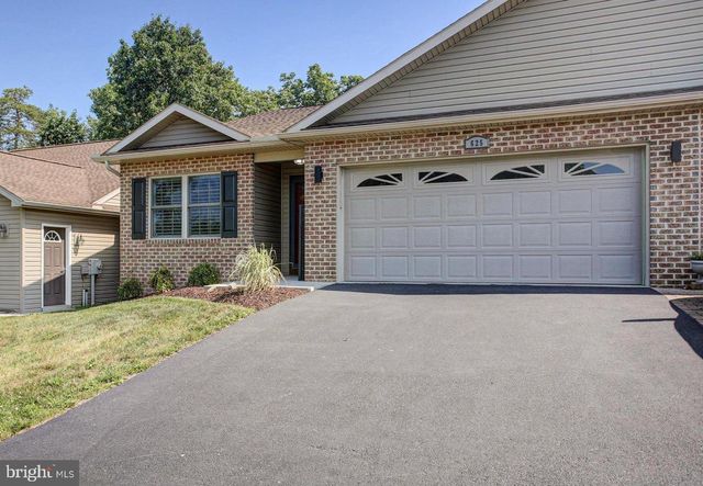 625 SHOOK CT W, Greencastle, PA 17225