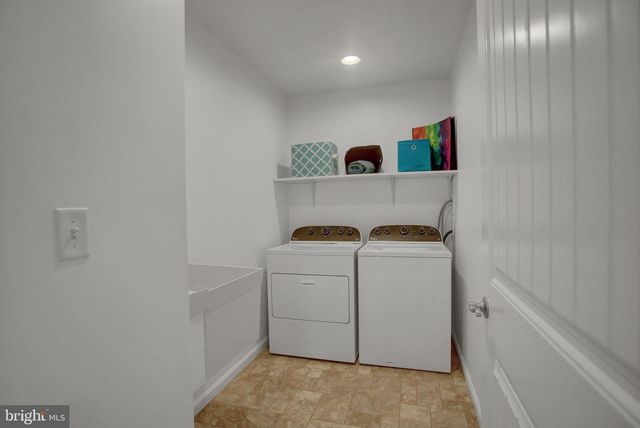 625 SHOOK CT W, Greencastle, PA 17225