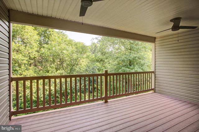 625 SHOOK CT W, Greencastle, PA 17225