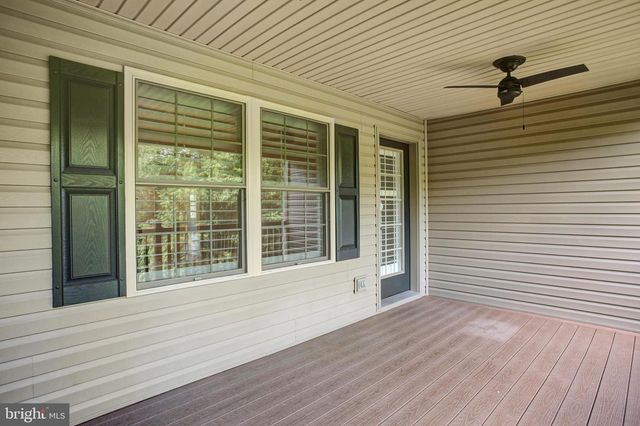 625 SHOOK CT W, Greencastle, PA 17225