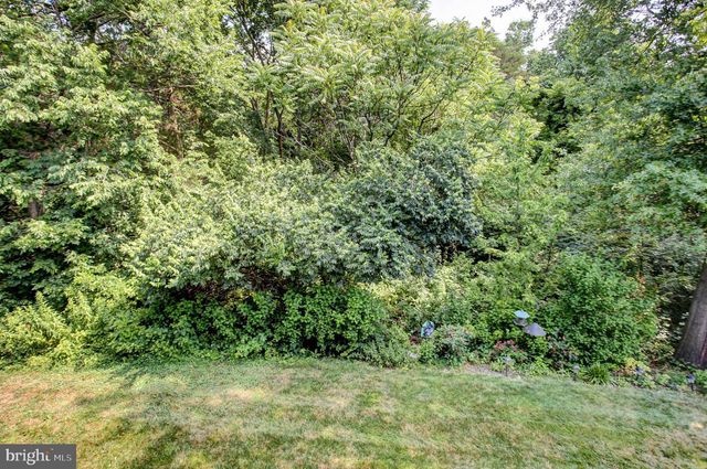 625 SHOOK CT W, Greencastle, PA 17225