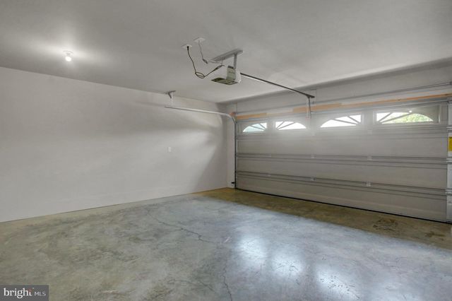 625 SHOOK CT W, Greencastle, PA 17225