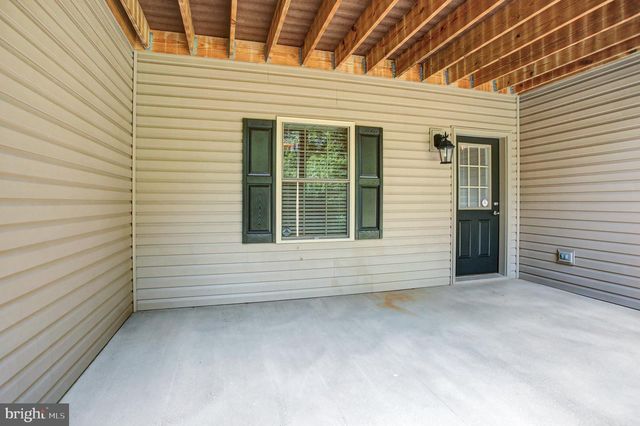 625 SHOOK CT W, Greencastle, PA 17225