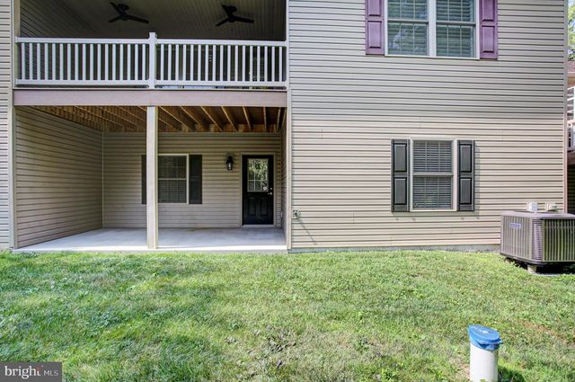 625 SHOOK CT W, Greencastle, PA 17225
