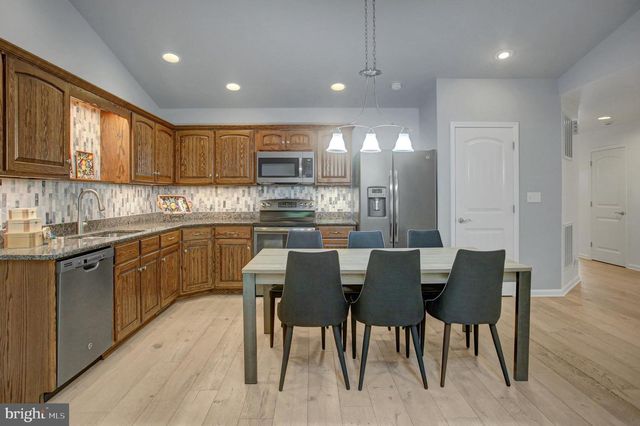 625 SHOOK CT W, Greencastle, PA 17225