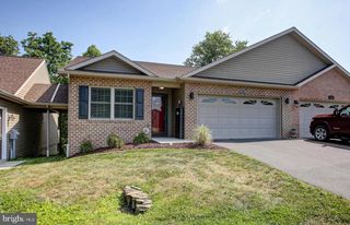 625 SHOOK CT W, Greencastle, PA 17225