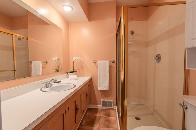 534 Cumnor Court, Deerfield, IL 60015