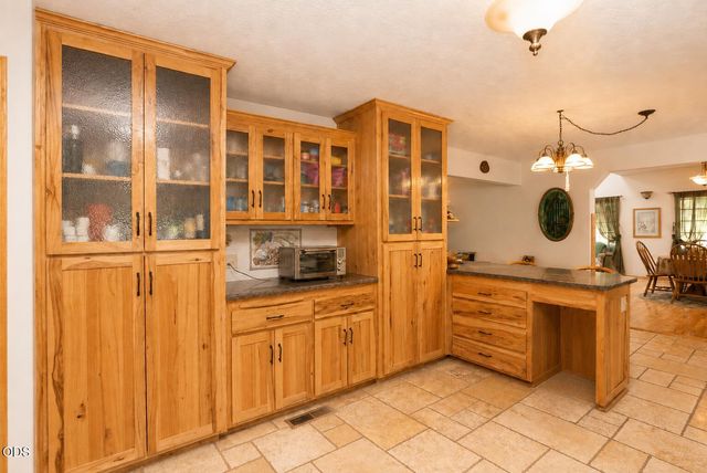 1160 Crow Road, Merlin, OR 97532
