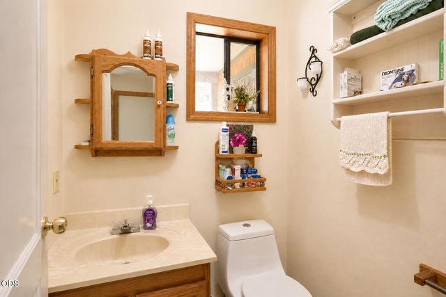 1160 Crow Road, Merlin, OR 97532