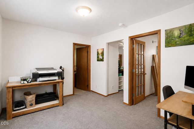 1160 Crow Road, Merlin, OR 97532