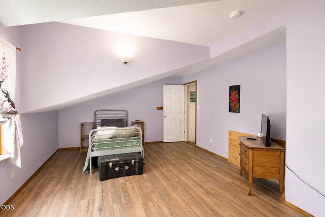 1160 Crow Road, Merlin, OR 97532