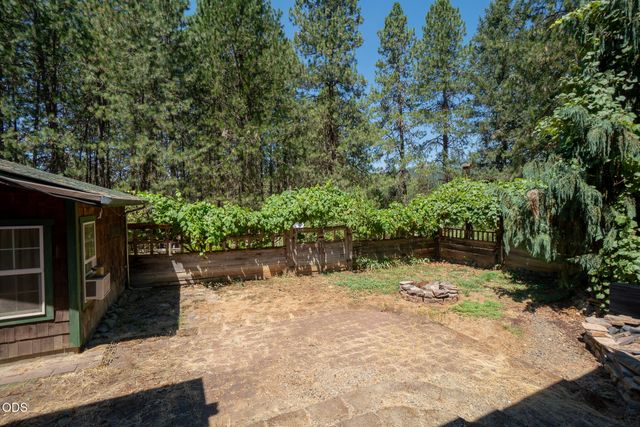 1160 Crow Road, Merlin, OR 97532