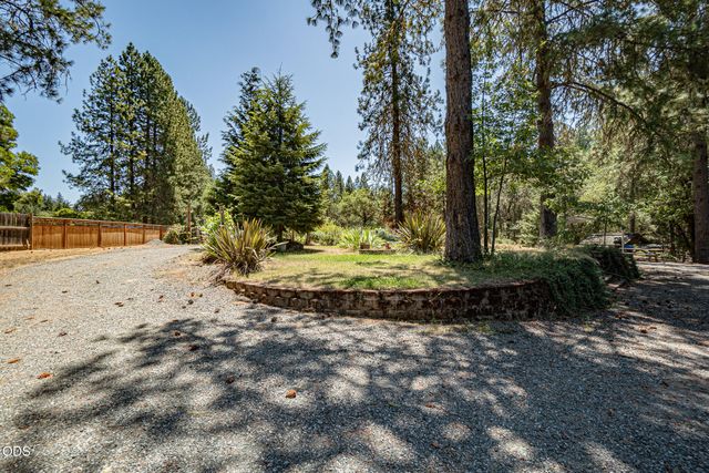 1160 Crow Road, Merlin, OR 97532