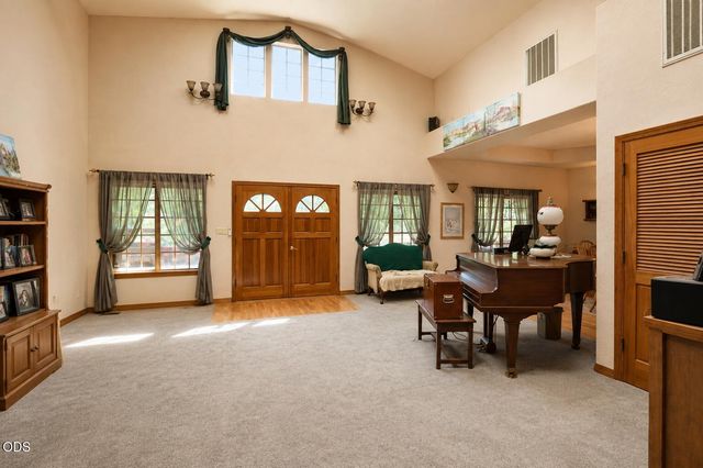 1160 Crow Road, Merlin, OR 97532
