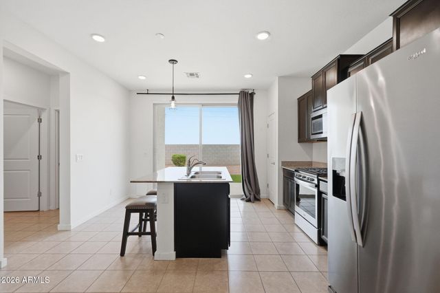 7216 E BOBWHITE Court, San Tan Valley, AZ 85143