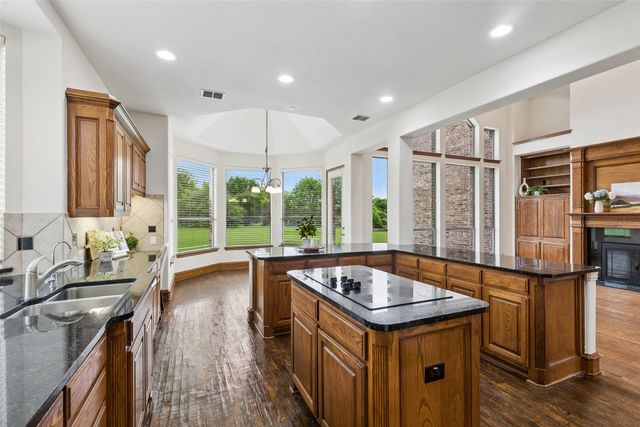 631 Lakeridge Drive, Fairview, TX 75069