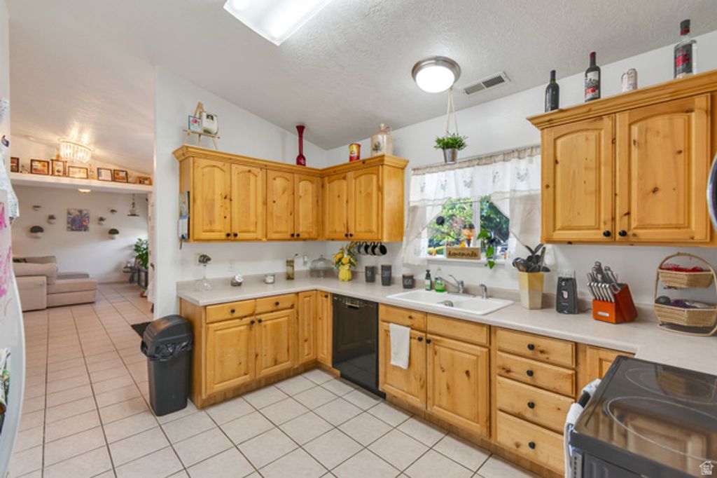 Image 10 of property listing at 2163 W 127 S, Hurricane, UT 84737