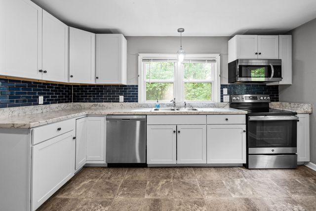120 Circle Hill Dr, Clarksville, TN 37042
