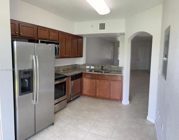 22311 SW 88th Pl 104-4, Cutler Bay, FL 33190