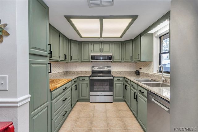 8497 E Henderson Trail, Inverness, FL 34450