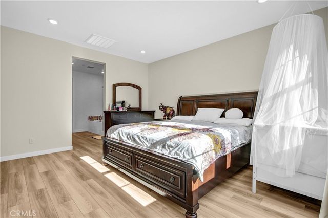 27120 Valley Oak Place, Valencia, CA 91381