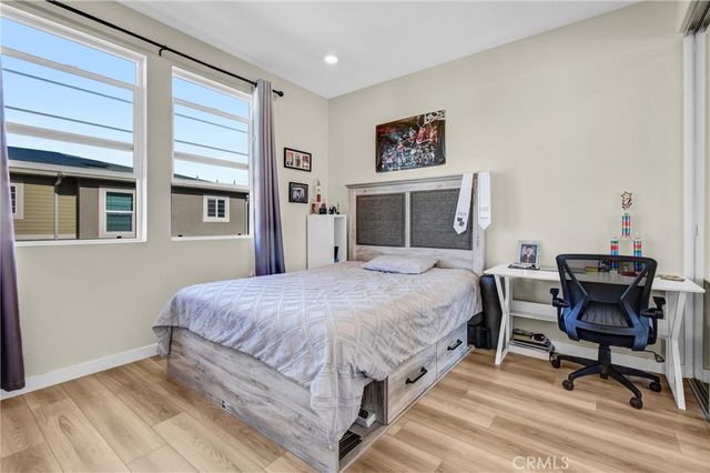 27120 Valley Oak Place, Valencia, CA 91381